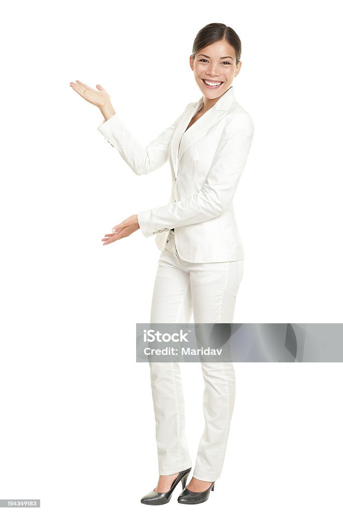 Mulher de negócios mostrando de boas-vindas - Foto de stock de Mulheres royalty-free