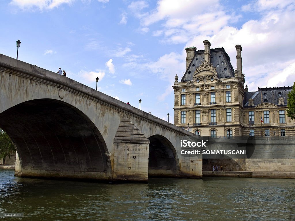 Мост над Река Сена - Стоковые фото Архитектура роялти-фри