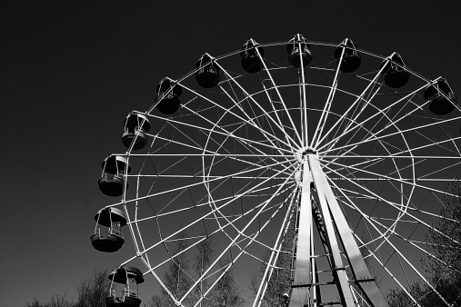 Ferris wheel black-and-white