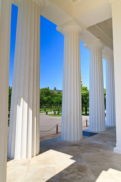 istock Vienna - Temple of Theseus 154378216