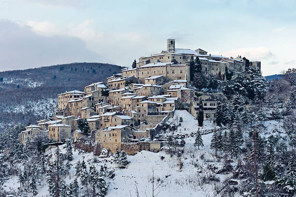 istock Italian Medieval Village at Sunset, after a Snowfall 154378433