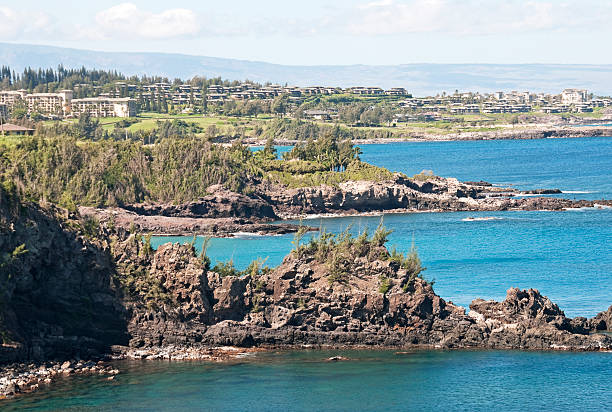 istock Lava headlands and resort development on Maui 154386644