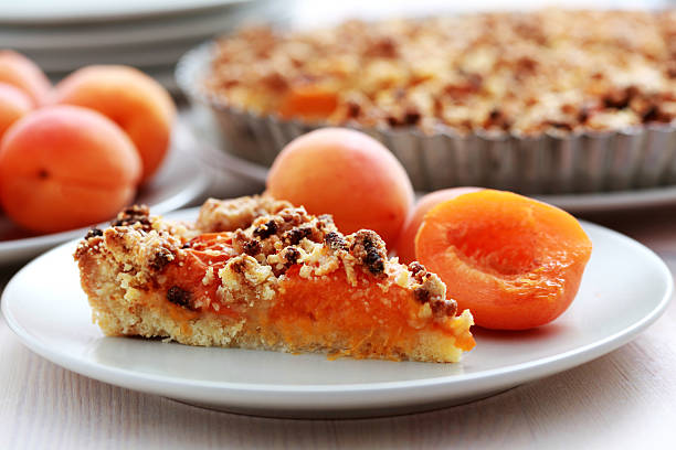 istock tart with apricots 154400226