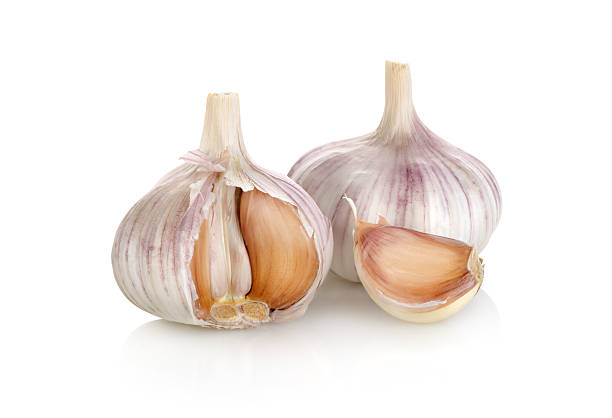 istock Two garlics and cloves 154401861