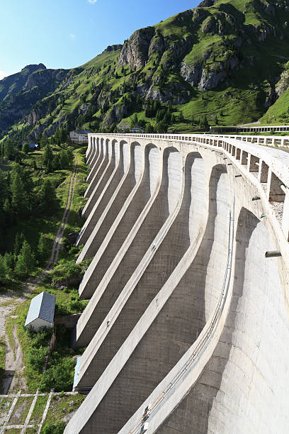 istock dam in Fedaia lake 154411836