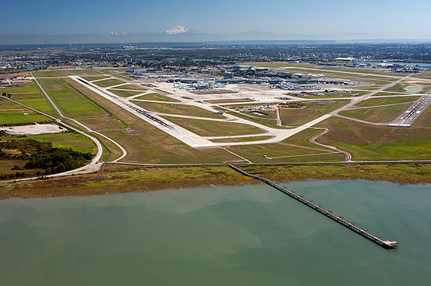 밴쿠버 국제 공항, 프레이저 강 - vancouver international airport 뉴스 사진 이미지