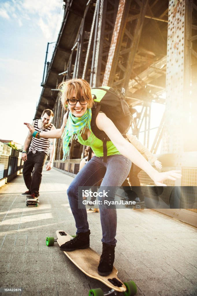 Skateboards ご友人とご一緒にお楽しみください。 - ティーンエイジャーのロイヤリティフリーストックフォト