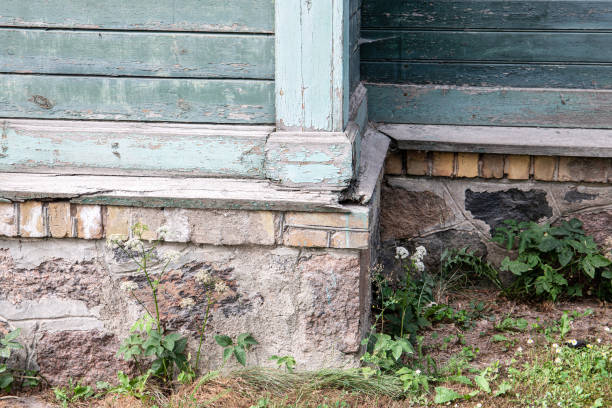 istock Foundations and structures of an old, historic house. Details close up 1544386764