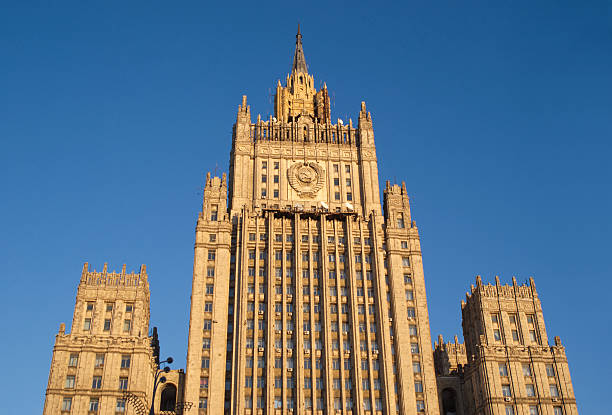 ministry of foreign affairs gebäude in moskau - moscow russia stock-fotos und bilder