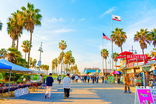 Los Angeles, California - December 29, 2022: Bustling Venice Beach Sidewalk Market