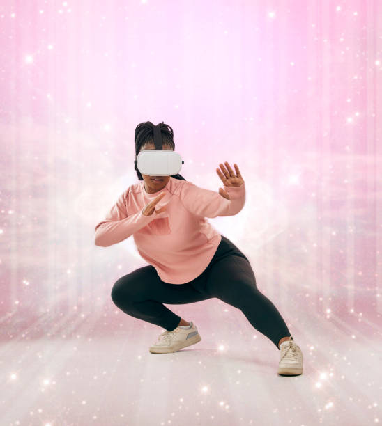 Virtual reality, cyber gaming and woman fight in augmented reality, futuristic ai metaverse or future warrior battle. Martial arts game, ninja fantasy simulation or pink African gamer with vr headset la realidad virtual, los juegos cibernéticos y la lucha de la mujer en realidad aumentada, el metaverso de la ia futurista o la batalla del futuro guerrero. juego de artes marciales, simulación de fantasía ninja o jugador africano rosa con auriculares v