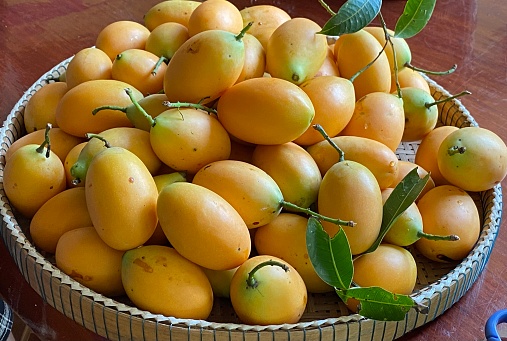 Mangochid, a summer fruit with a pleasant sour-sweet taste. In addition to being high in vitamins and beta-carotene, it's high. There are also low calories. Suitable for the health line as well.