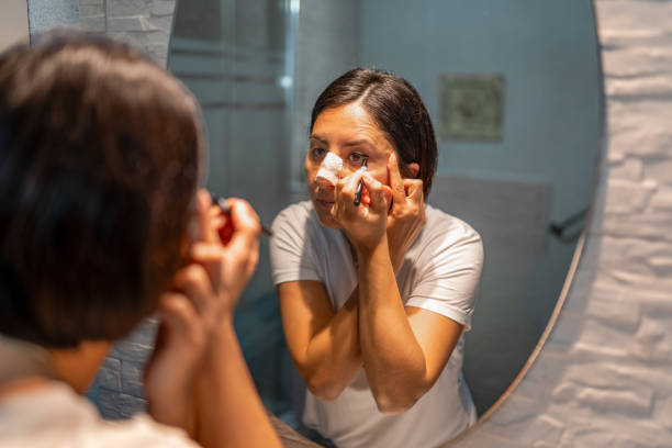 Woman preparing for the date after surgery Woman preparing for the date after surgery beautiful women giving head stock pictures, royalty-free photos & images