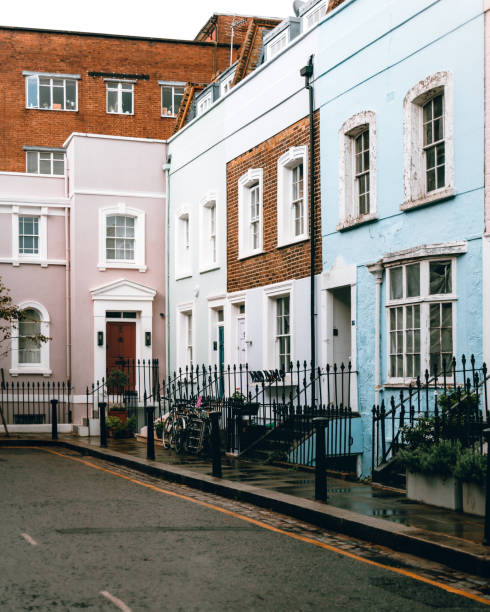 ロンドンのバイウォーターストリートにあるかわいい家 - bywater street ストックフォトと画像
