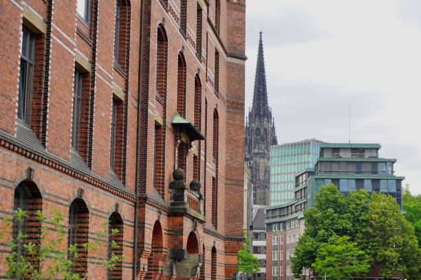 The Speicherstadt in summer. Hamburg in summer. Warehouse city in Hamburg. Red brick buildings. el speicherstadt, literalmente: