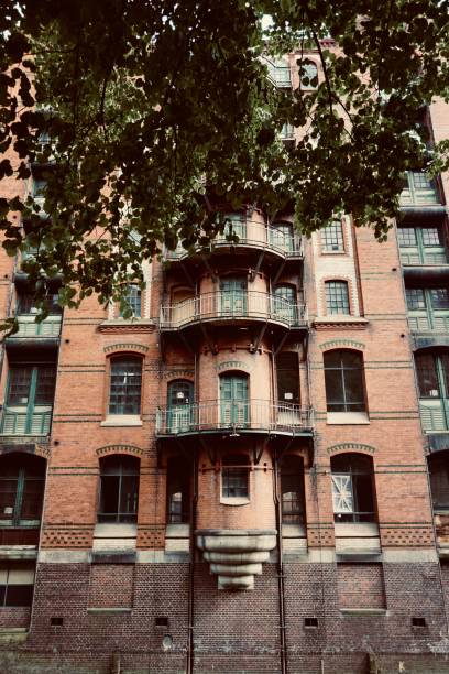 The Speicherstadt in summer. Hamburg in summer. Warehouse city in Hamburg. Red brick buildings. el speicherstadt, literalmente: