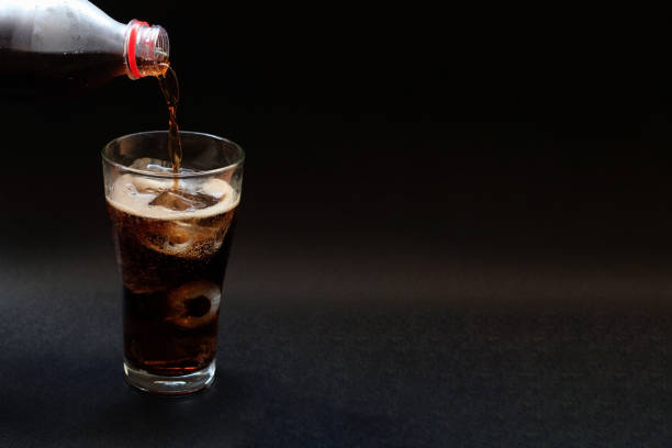 кола содовая - drink sport cola can стоковые фото и изображения