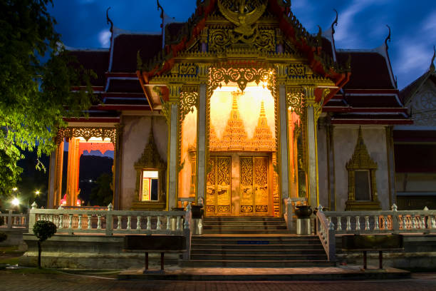 wat chalong, phuket, tailândia, ásia - phuket province - fotografias e filmes do acervo