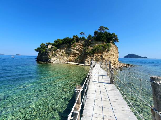 istock The Bridge to Cameo Island 1547747881