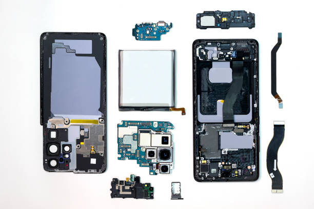 istock Smart phone in parts 1547866601
