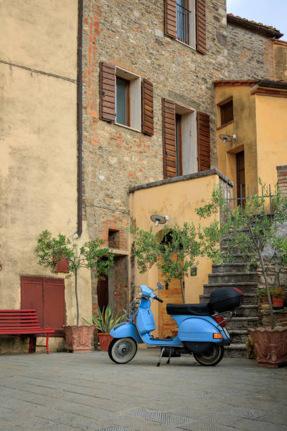 istock Italian typical old town scene 1548165237