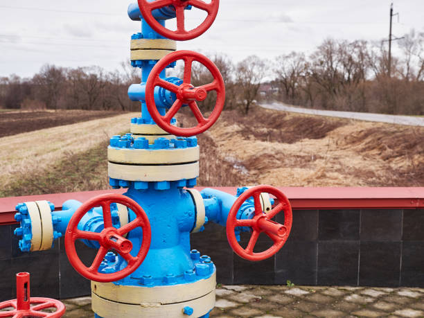 istock Gas-distributing valve. Gas supply system. Gas supply concept. 1548227278