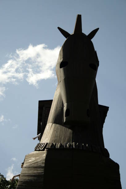 istock Wooden Trojan horse 1548318034