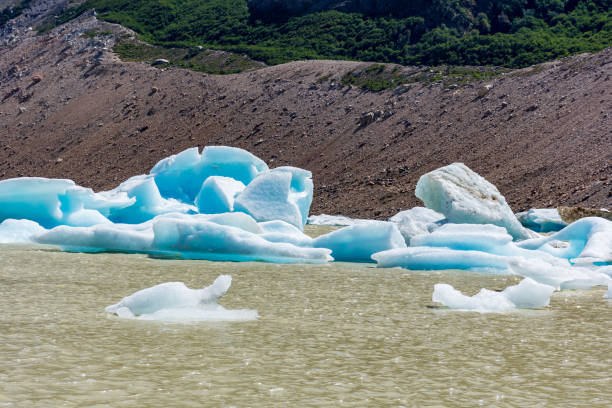 istock Torre Lake in El Chalten 1548397509