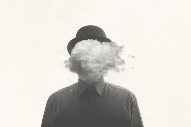 hombre con nube sobre la cabeza, concepto surrealista en blanco y negro - director creativo fotografías e imágenes de stock