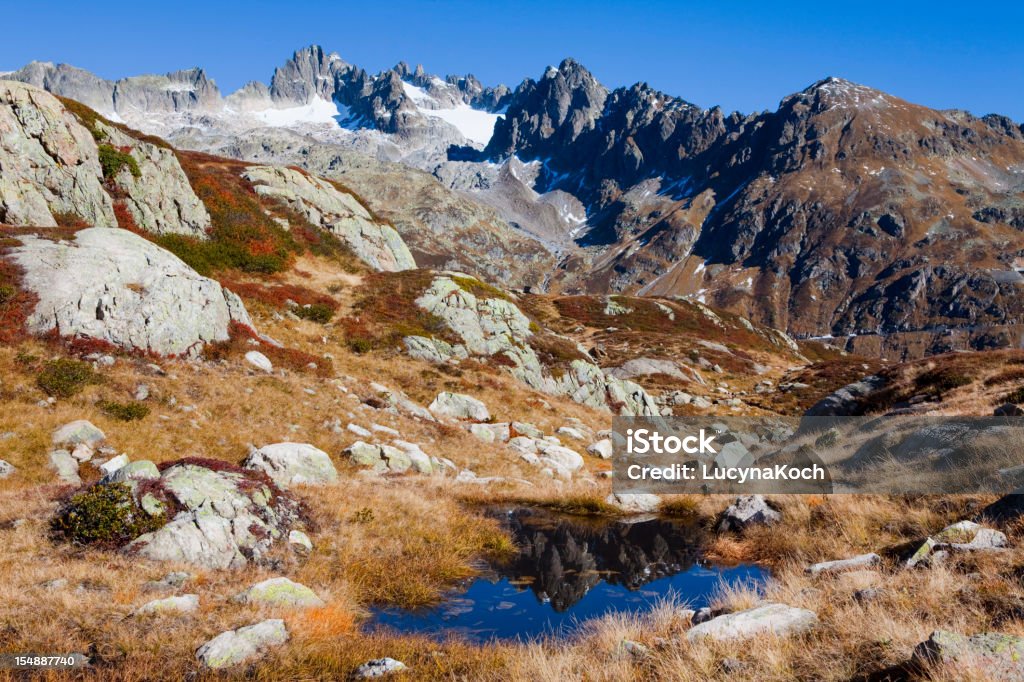 Sustenpass Bergseeli am - Foto de stock de Alpes europeus royalty-free