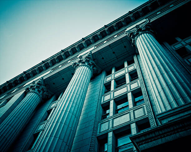ローマ風の支柱、日本の建築 - 銀行 ストックフォトと画像