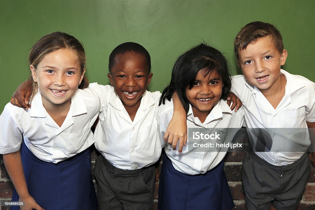 Quattro bambini - Foto stock royalty-free di Bambino