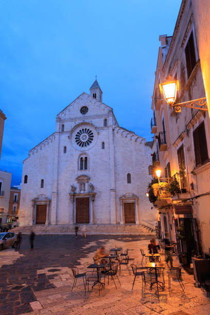 istock Bari Vecchia Basilica San Sabino at dusk 1548889485