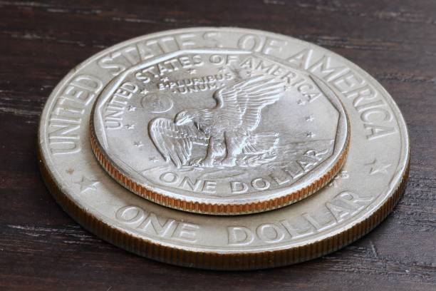 istock Pile of coins from 1976 1548911743