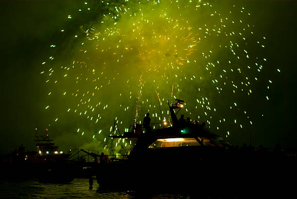 fogos de artifício-pirotecnia incêndios - buio imagens e fotografias de stock