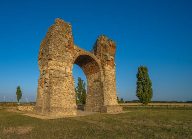 istock Heathens' Gate in Petronell Carnuntum during sunset 1548913878