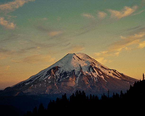 istock Mount Saint Helens at Sunset Before the Eruption 154891470