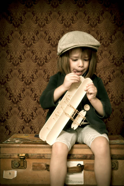 istock Littler retro girl 154894118
