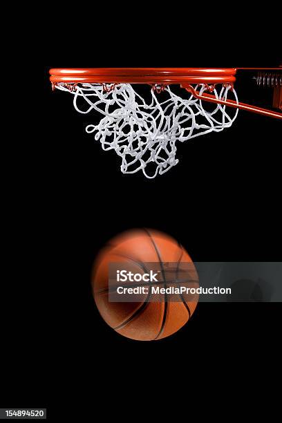 Basketball Hoop Netto Und Ball Seitenansicht Stockfoto und mehr Bilder von Basketball - Basketball, Basketballkorb, Slam Dunk