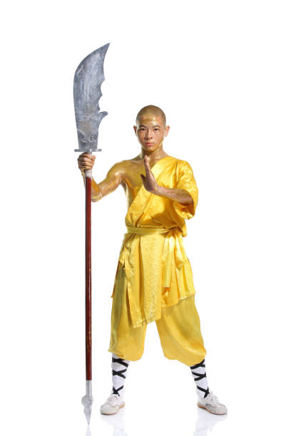 shaolin guerriero monaco - shaolin warrior monk foto e immagini stock