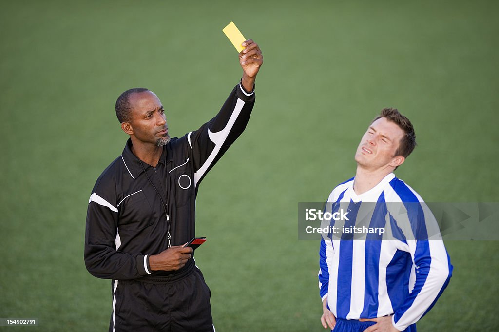 Futbolista & árbitro - Foto de stock de Tarjeta amarilla libre de derechos