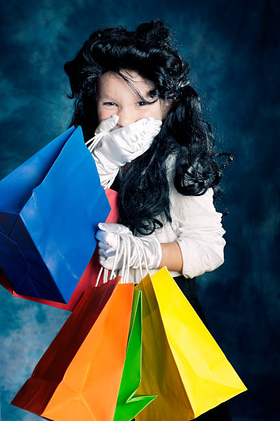 mały dziewczyna, ubrany w górę, zakupy - little girls victorian style wig costume zdjęcia i obrazy z banku zdjęć