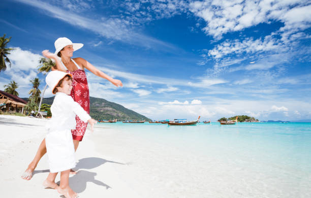 istock family on a beach 154907701