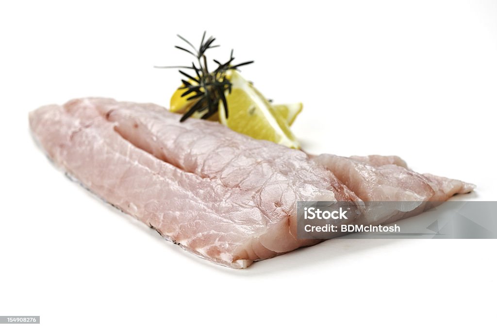 Свежая рыба филе из окуня, - Стоковые фото Групер роялти-фри