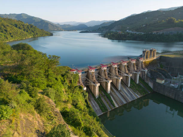 istock Suat Ugurlu hydroelectric dam on Yesilirmak River 1549083227