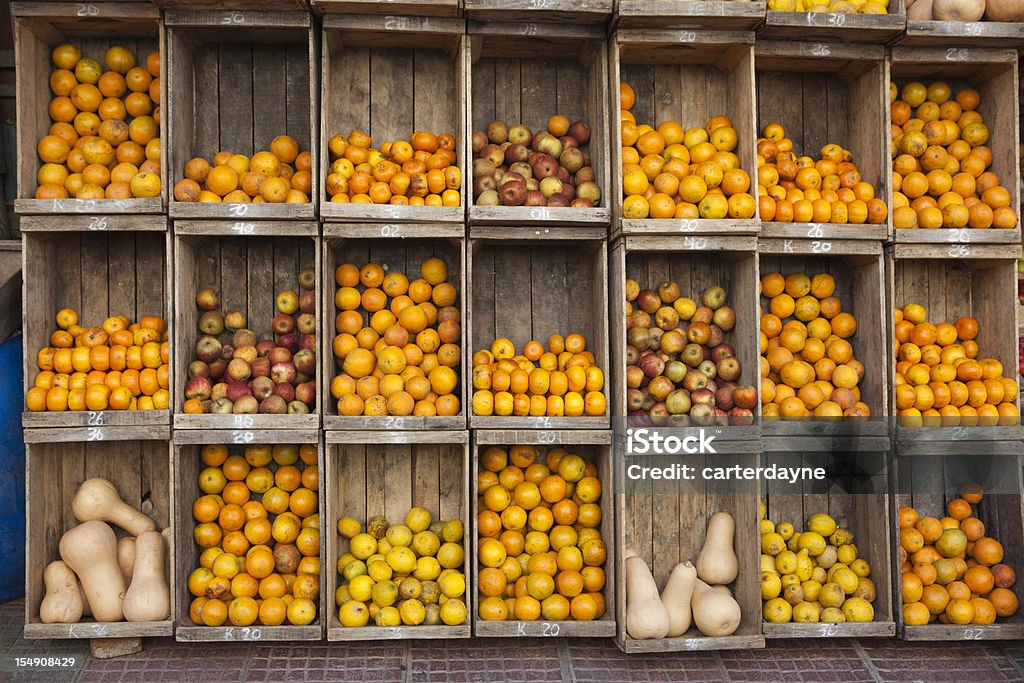 Producir soporte Street Market Buenos Aires, Argentina - Foto de stock de 2000-2009 libre de derechos