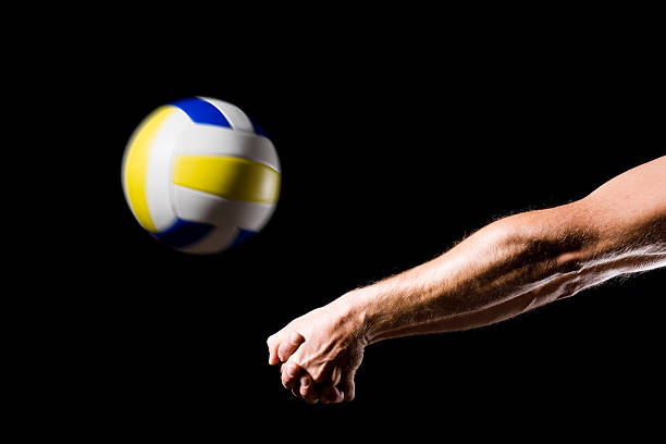 cancha de voleibol - volleyball volleying human hand men fotografías e imágenes de stock