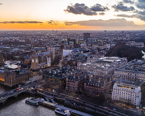Foto de Vista Aérea De Um Pôr Do Sol Em Londres Capturada Do Topo Do