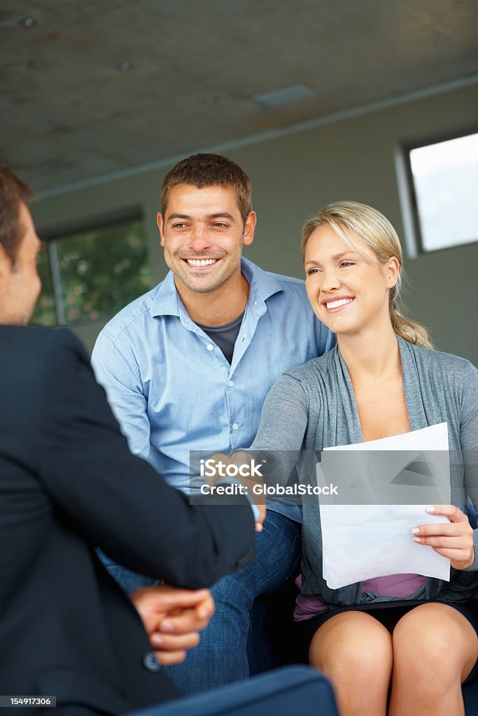 Par saludando asesor - Foto de stock de Cliente libre de derechos