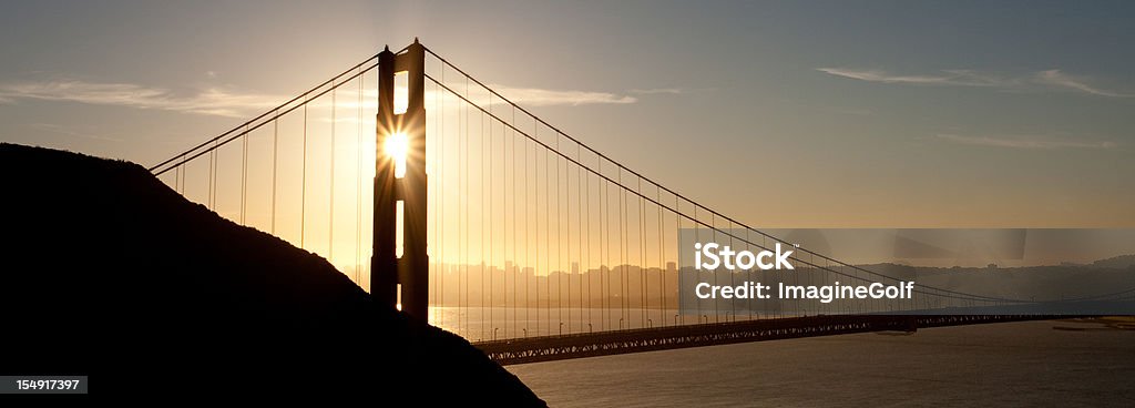 Golden Gate Bridge Panorama - Zbiór zdjęć royalty-free (Most - Konstrukcja wzniesiona przez człowieka)